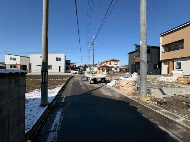ブルーミングガーデン　江南市和田町本郷　全3区画分譲の前面道路含む現地写真|■前面道路　■ヤマダ不動産　株式会社リライフ　
■夢のマイホーム購入をフルサポートします！
