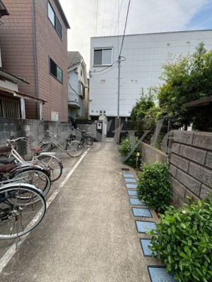 【エントランス】 | アールエムオー