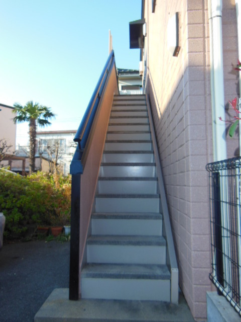 メゾン越智のロビー|階段