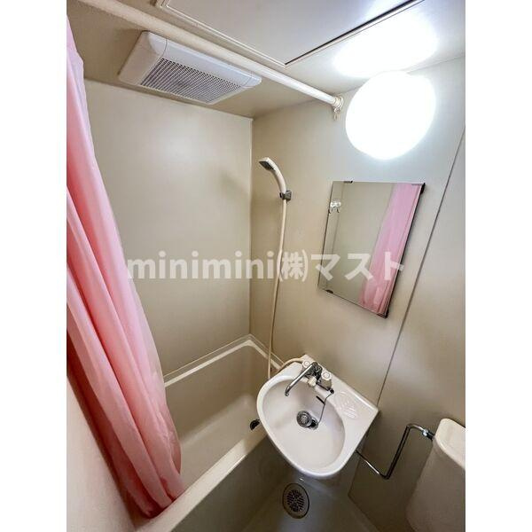 ハイエスト下寺の浴室