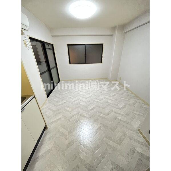 ハイエスト下寺の内装