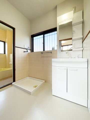 下助任HOUSEの洗面所