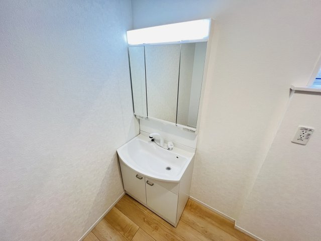 高浜市稗田町3-8-11『仲介手数料無料』新築戸建ての独立洗面台