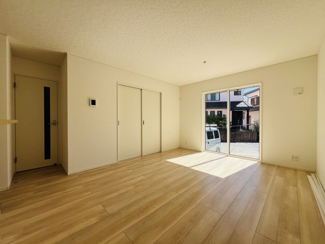 高浜市稗田町3-8-11『仲介手数料無料』新築戸建ての居間・リビング