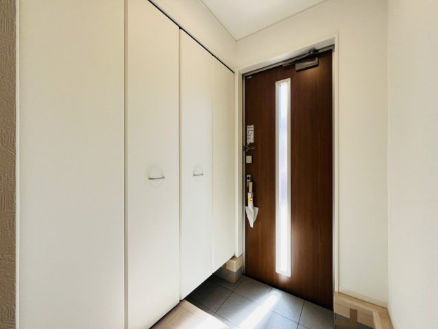 高浜市稗田町3-8-11『仲介手数料無料』新築戸建ての玄関