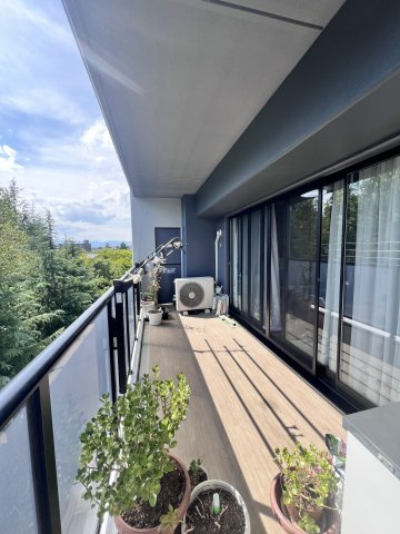 レーベン麓山　ＴＨＥ　ＭＡＳＴＥＲ 4階 ３ＬＤＫのバルコニー