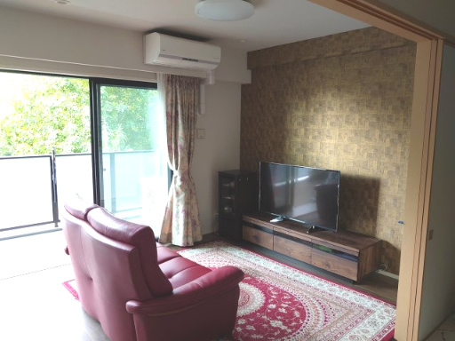 レーベン麓山　ＴＨＥ　ＭＡＳＴＥＲ 4階 ３ＬＤＫの居間・リビング