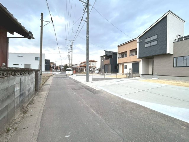 ブルーミングガーデン　江南市和田町本郷　全3区画分譲の前面道路含む現地写真|■前面道路　■ヤマダ不動産　株式会社リライフ　
■夢のマイホーム購入をフルサポートします！