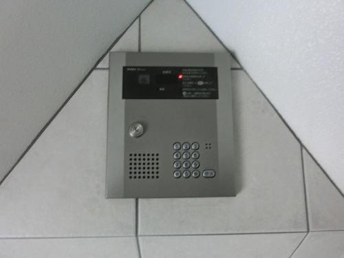 熊本市中央区上水前寺１丁目の賃貸マンションのエントランス