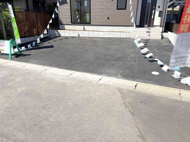 龍ケ崎市愛戸町第1　新築戸建て　1号棟の駐車場|カースペースは2台お停めいただけます♪