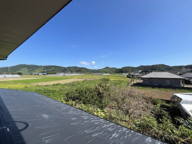串間市大字南方　2階建て住宅の展望|東側の眺望　周りには水田が広がります