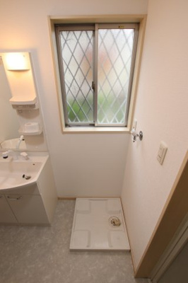 【設備】 | 桜ヶ丘町戸建て | 室内洗濯機置場