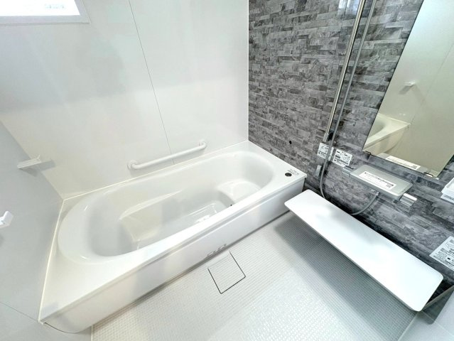 ダイマルタウン　岐阜市高田４丁目第２　全２区画分譲の浴室|高断熱浴槽の為、４時間後も湯温低下約2.3度と暖かさを保ちます。暖房乾燥機もあり快適に入浴できます。