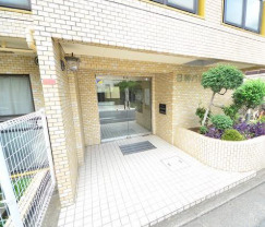 日神パレス方南町第二のエントランス