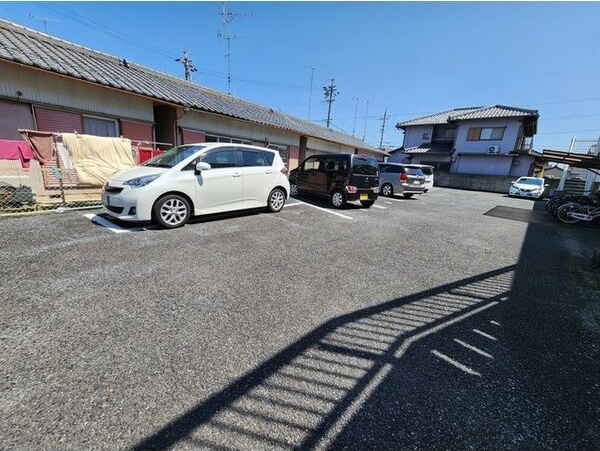 メモリアルOGISOの駐車場