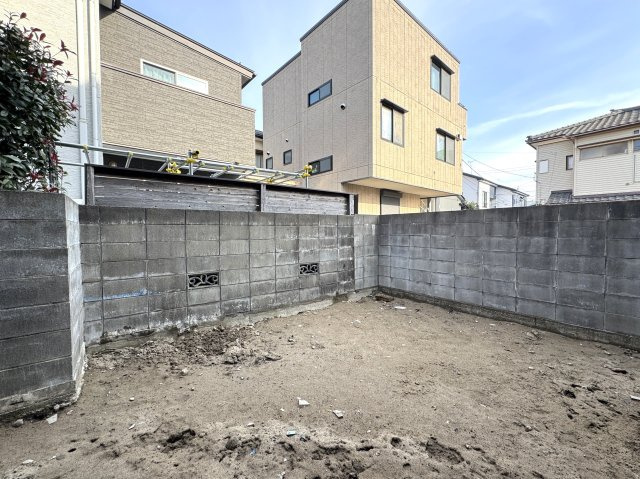 中央区下所島1丁目　新築戸建　1号棟の庭|シューズクローク