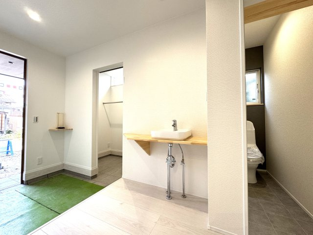 中央区下所島1丁目　新築戸建　1号棟の玄関