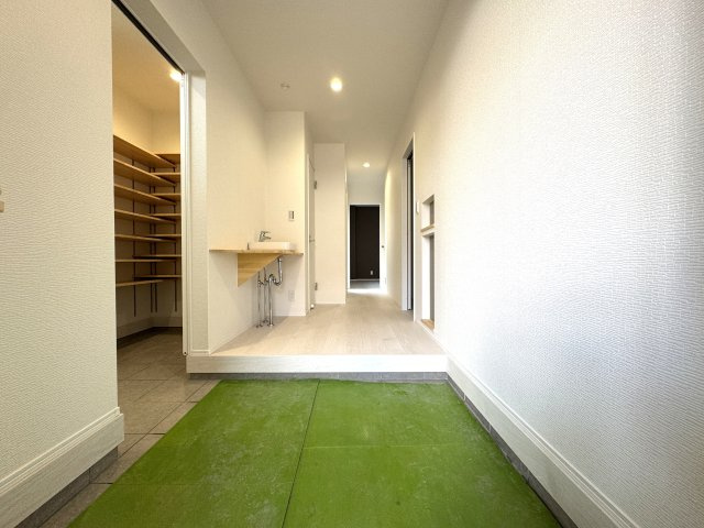 中央区下所島1丁目　新築戸建　1号棟の玄関