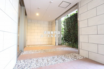 【エントランス】 | アヤコート | 毎日通る場所だからこそ、洗練された空間に