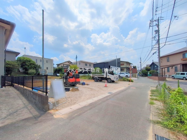グラファーレ藤塚4期の前面道路含む現地写真