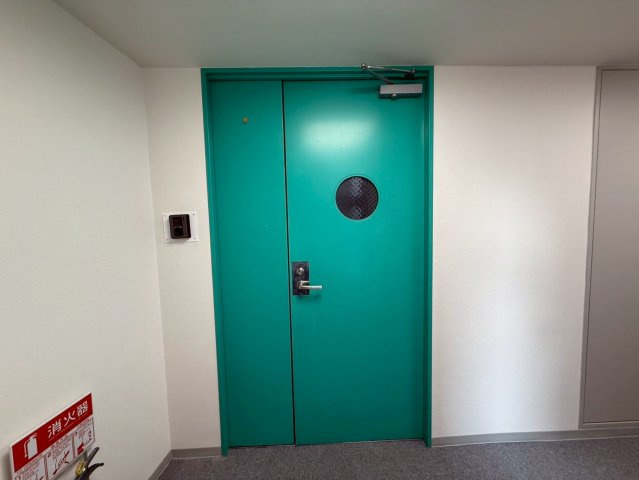 サンポウ水道橋ビル　201の玄関