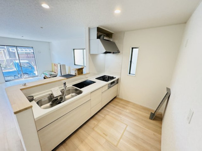 【キッチン】 | 柏市花野井新築戸建（花野井第10） | 広々システムキッチン・シンクの水栓には浄水器がついてます！