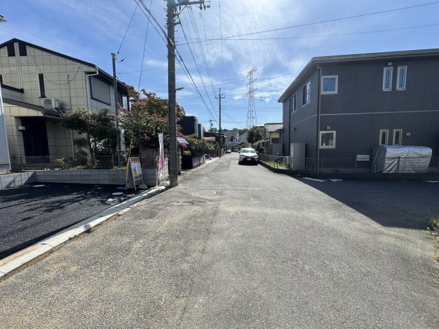 柏市花野井新築戸建（花野井第10）の前面道路含む現地写真|南西側前面道路・幅員約5.4ｍ