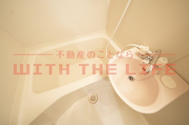 メゾンド・アブリール【10,000円キャッシュバック対象物件】の浴室|日々の暮らしに欠かせないお風呂です