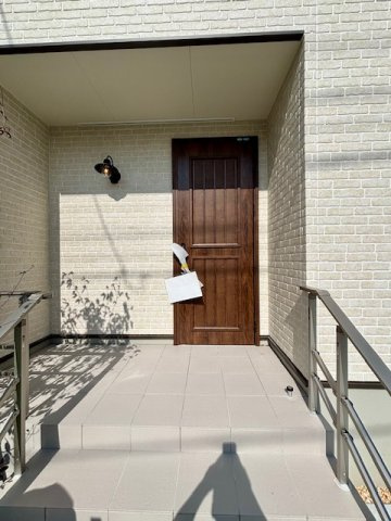 久留米市荒木町荒木16号地の玄関