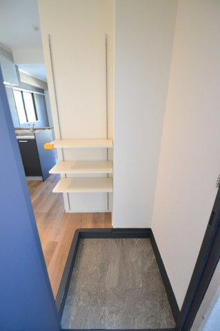 広島市中区舟入本町の賃貸マンションの玄関