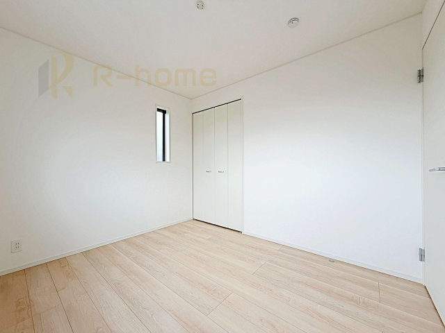 守谷市御所ケ丘第4　新築戸建て　1号棟の洋室|お部屋のサッシはすべてペアガラスを採用！