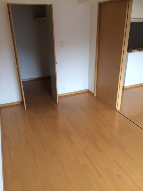 レユスイートの洋室