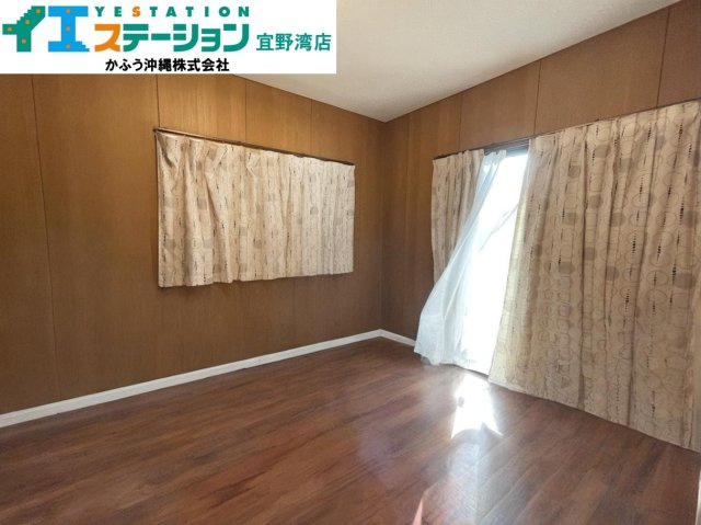 宇地泊2丁目　戸建ての洋室|※画像はAI処理により家具を消去しています。