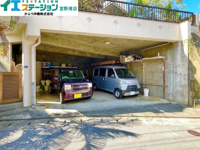 宇地泊2丁目　戸建ての駐車場
