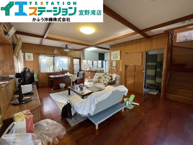 宇地泊2丁目　戸建ての居間・リビング