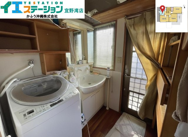 宇地泊2丁目　戸建ての独立洗面台|※画像はAI処理により家具を消去しています。
