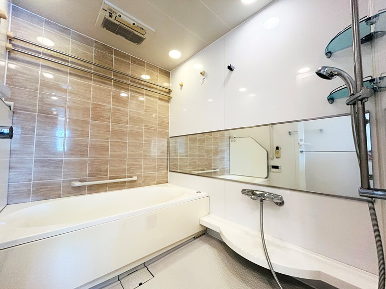 プラウド一社の浴室