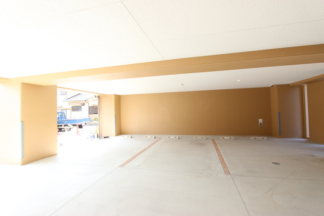 ボヌールレジデンスの駐車場