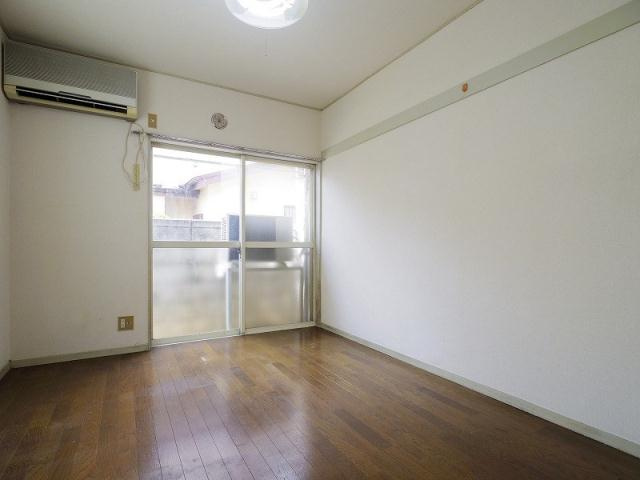 センチュリー栗原の居間・リビング