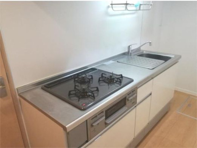 【キッチン】 | グランソレイユ西早稲田 | 3口コンロ付きのキッチン☆