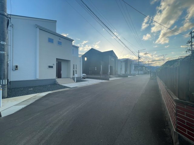 新築戸建・新築建売　福島市方木田字上原【長期優良住宅】吉井田小・福島一中の前面道路含む現地写真