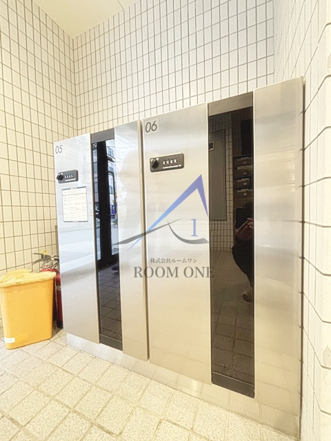 麻布フラットのその他共用部分|宅配ボックスです。