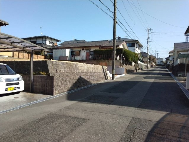 【前面道路含む現地写真】