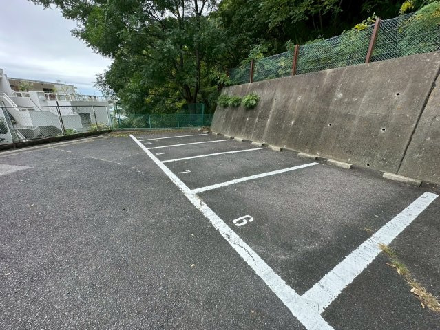 ビバリーハウス青谷弐番館の駐車場