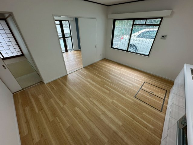 ビバリーハウス青谷弐番館の居間・リビング