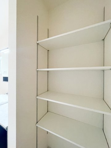 新築戸建・新築建売　福島市方木田字上原【長期優良住宅】吉井田小・福島一中の収納|洗面台の隣にはリネン庫として活用できる可動棚付き収納！