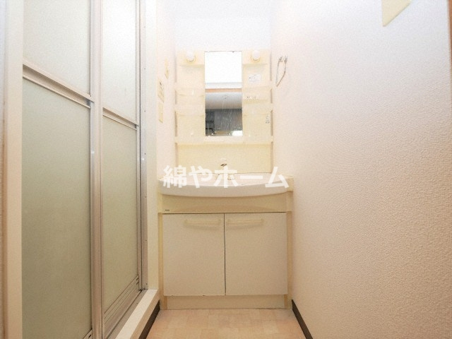 オリエンス夕陽丘の独立洗面台|独立洗面台で身支度をすべて済ませてしまいましょう