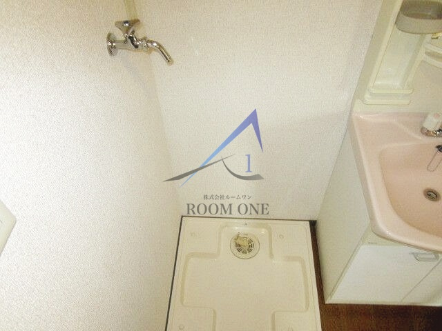 クレール羽田の設備|洗濯機置き場です。