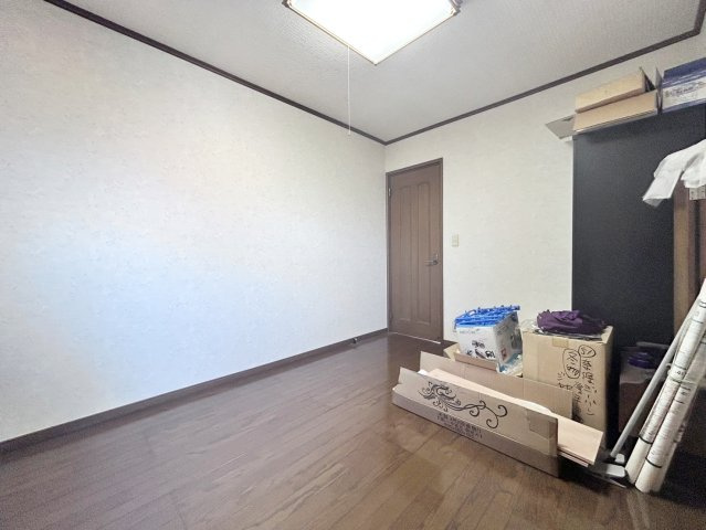 久喜市菖蒲町下栢間　中古一戸建ての洋室