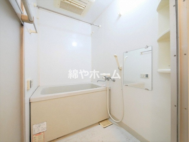 オリエンス夕陽丘の浴室|落ち着いた空間のお風呂です